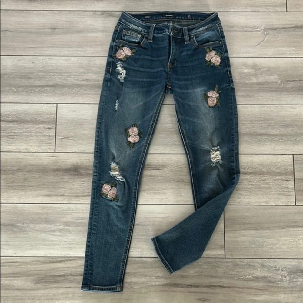 Miss Me ankle skinny jeans size 25 embroidered roses floral